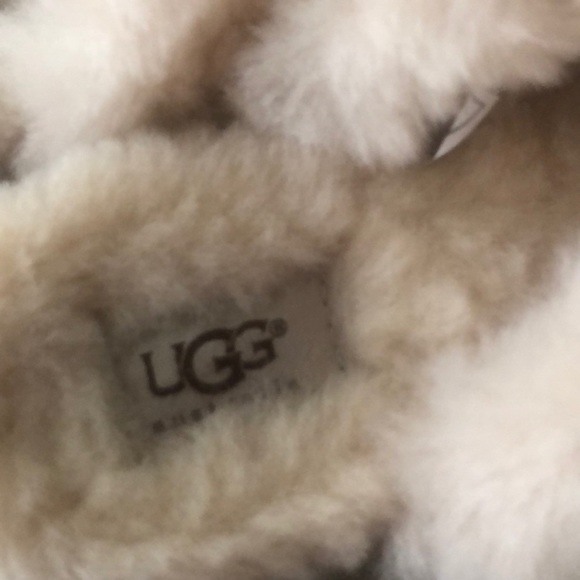 🥶BRAND NEW UGG COQUETTE SLIPPER🥶 - Picture 7 of 8